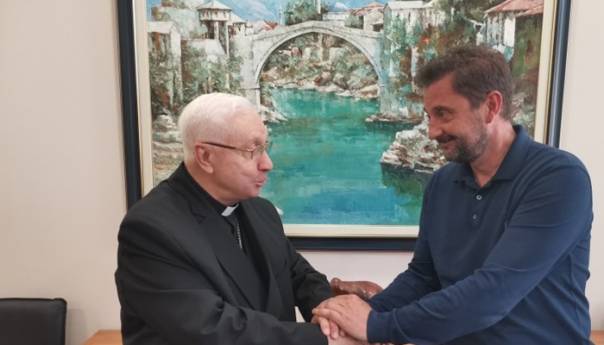 Apostolski nuncij u BiH zanima se za budućnost mladih u Mostaru