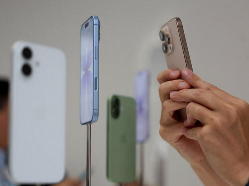 Apple se približava tržišnoj vrijednosti od 4 biliona dolara zbog velike potražnje za iPhoneom 17