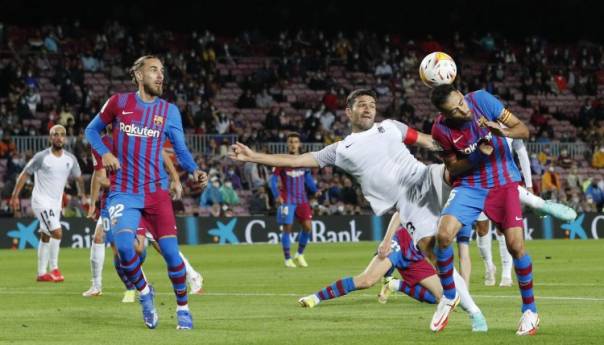 Araujo u posljednjoj minuti spasio Barcelonu poraza od Granade