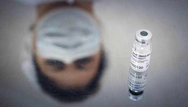 Argentina odobrila rusku vakcinu protiv korone