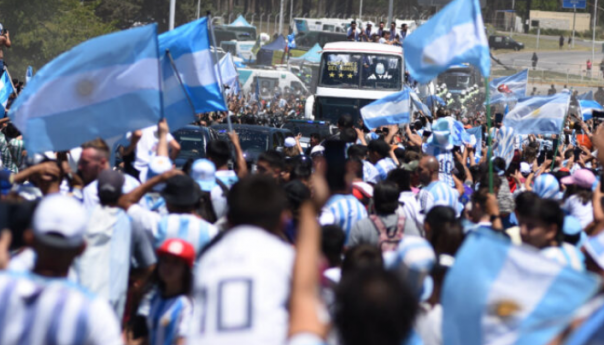 Argentinci pokrenuli peticiju: “Francuzi prestanite plakati”