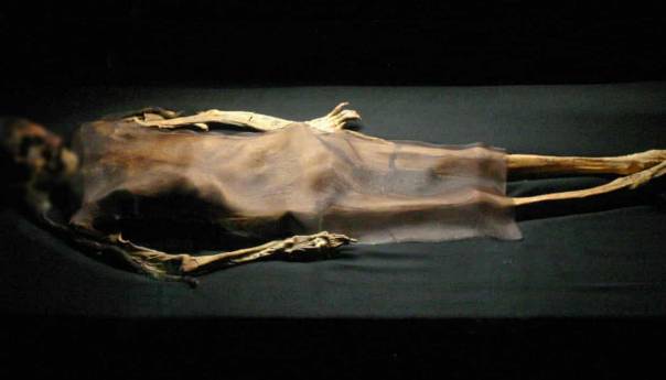 Arheolozi iskopali mumiju za koju se procjenjuje da je stara 800 godina