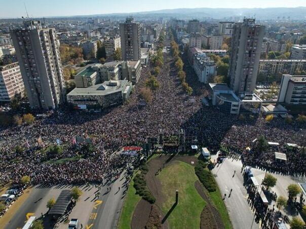 Arhiva javnih skupova: U Novom Sadu jučer bilo oko 110.000 ljudi