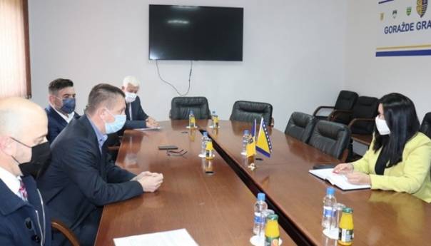 Arhivi BiH i FBiH pomažu opremanje prostorija Arhiva BPK