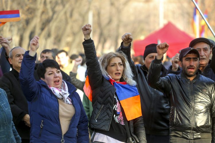 Armenija: Priprema se zakon za “dobrovoljno služenje vojnog roka” za žene