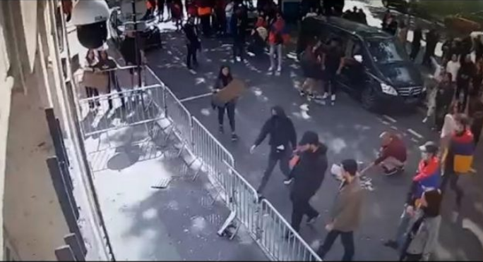 Armenske pristalice napale zgradu Ambasade Azerbejdžana u Francuskoj