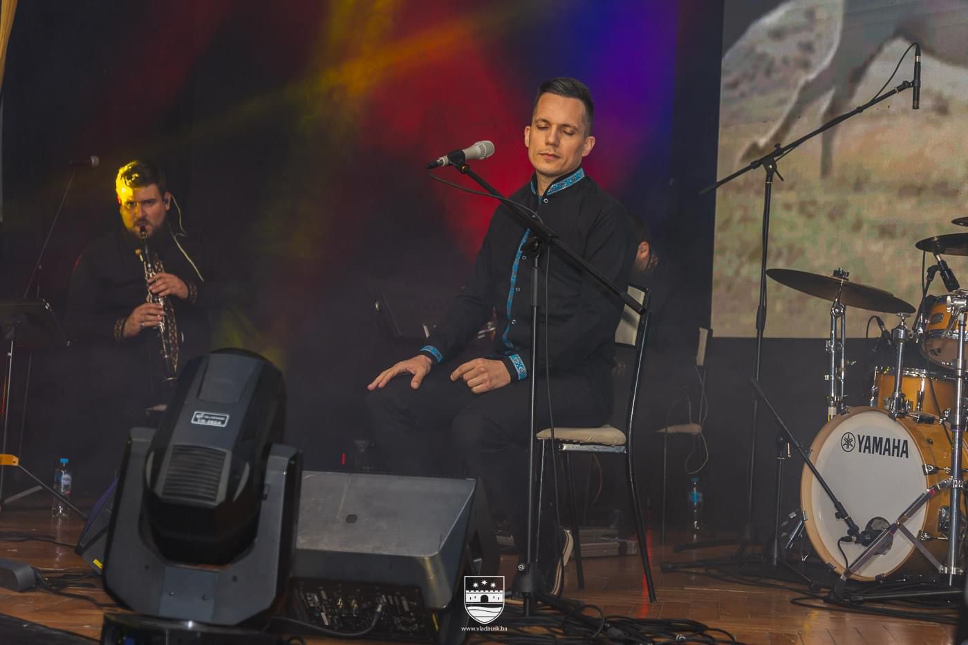 Armin Muzaferija oduševio Krajinu, publika horski pjevala u Bihaću