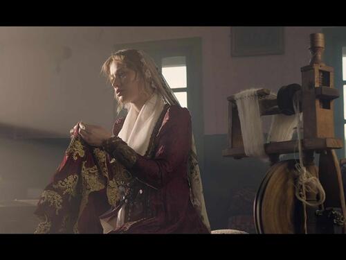 Armin Muzaferija predstavlja odu bosanskoj ženi