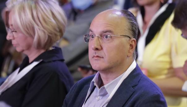 Arnaut optužio Komšića za manipulacije sa Bošnjacima