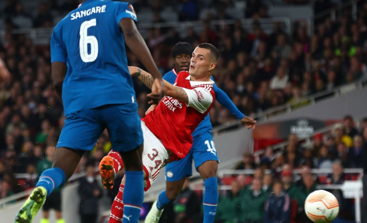 Arsenal golom Xhake savladao PSV i osigurao plasman u narednu fazu