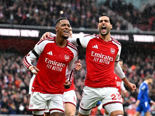 Arsenal iskoristio poraz Cityja i izjednačio se na vrhu tabele