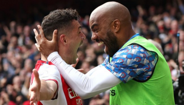 Arsenal u derbiju srušio United, fenomenalan gol Xhake