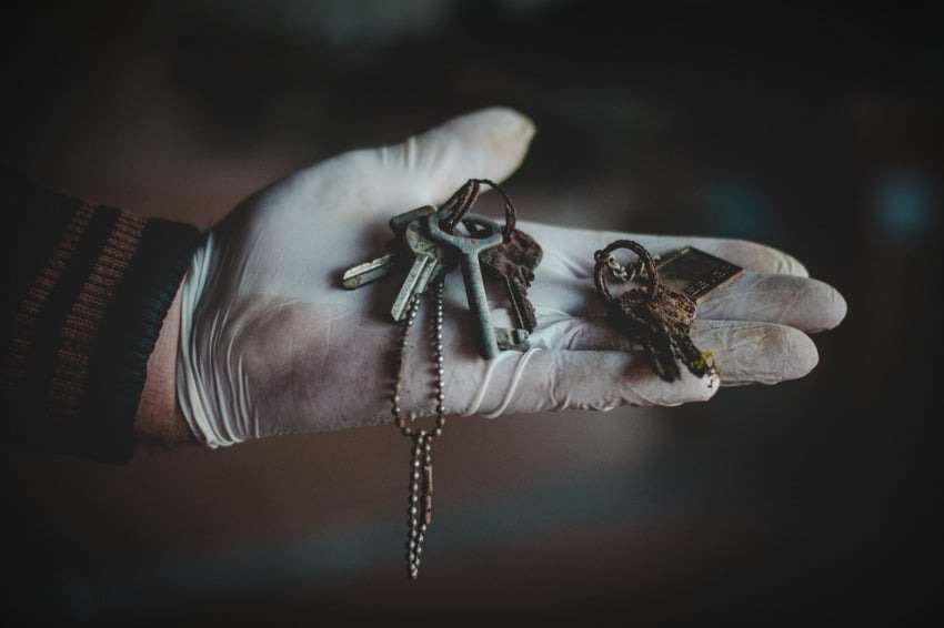 Artefakti žrtava genocida iz Srebrenice trajno pohranjeni u Memorijalni centar