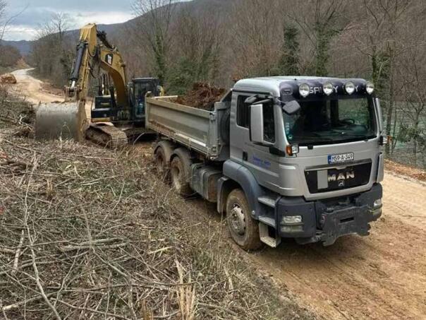 Asfaltira se preostali dio puta do Štrbačkog buka