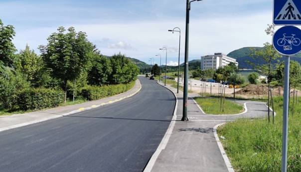 Asfaltirana Ulica Betanija