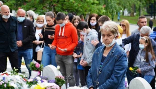 Asim Slijepčević je imao dvadeset godina kada je stradao na tuzlanskoj Kapiji