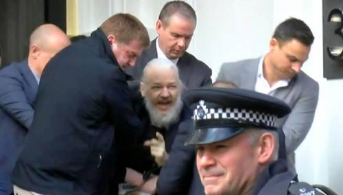 Assange se pojavio na ročištu o izručenju Sjedinjenim Državama