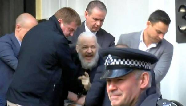 Assange se pojavio na ročištu o izručenju Sjedinjenim Državama