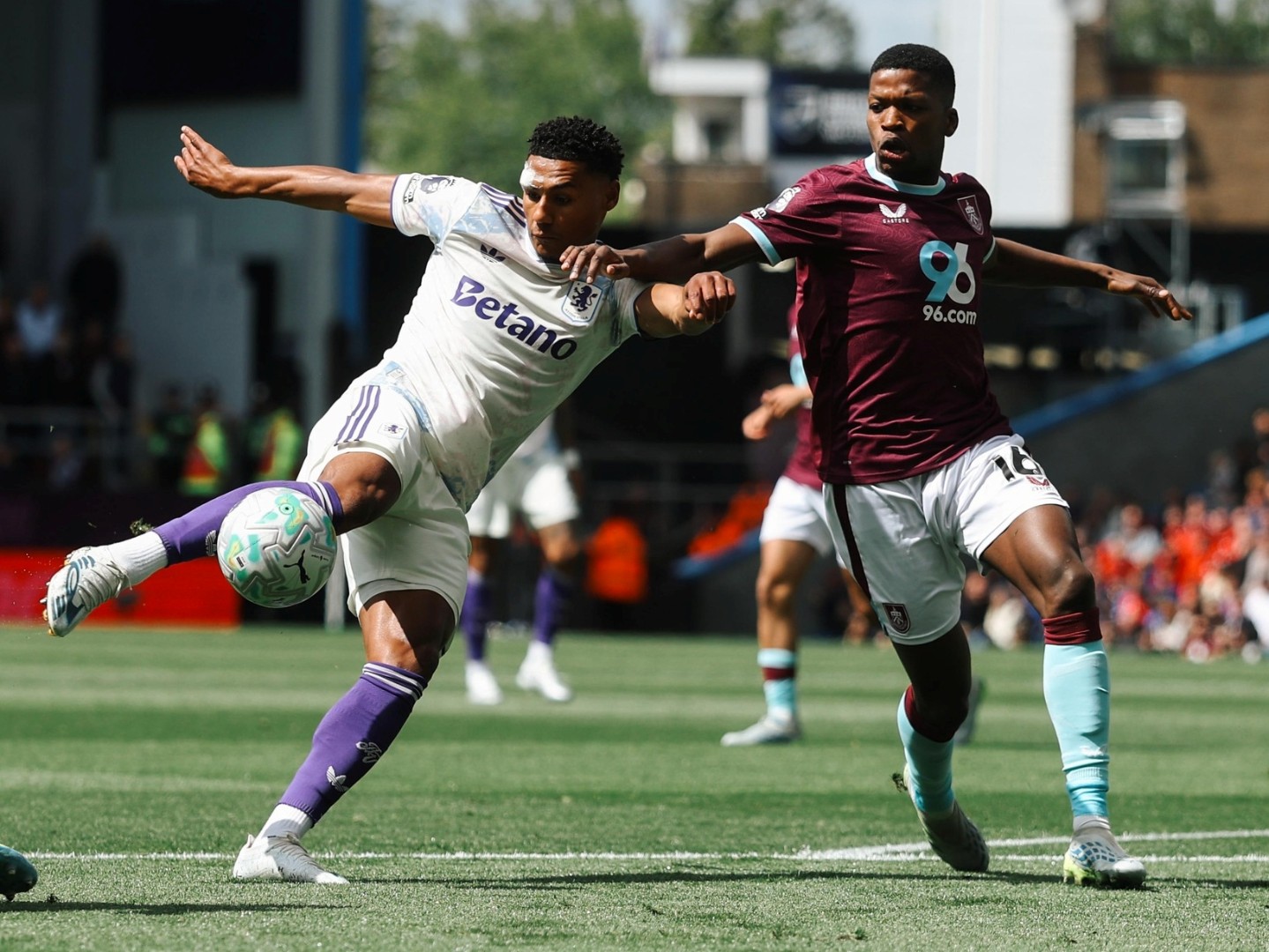 Aston Villa kiksala u borbi za Ligu prvaka: Remi s Burnleyjem