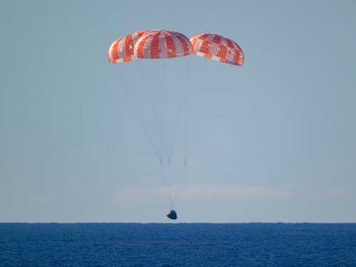 Astronauti se sigurno vratili na Zemlju nakon historijskog putovanja oko Mjeseca