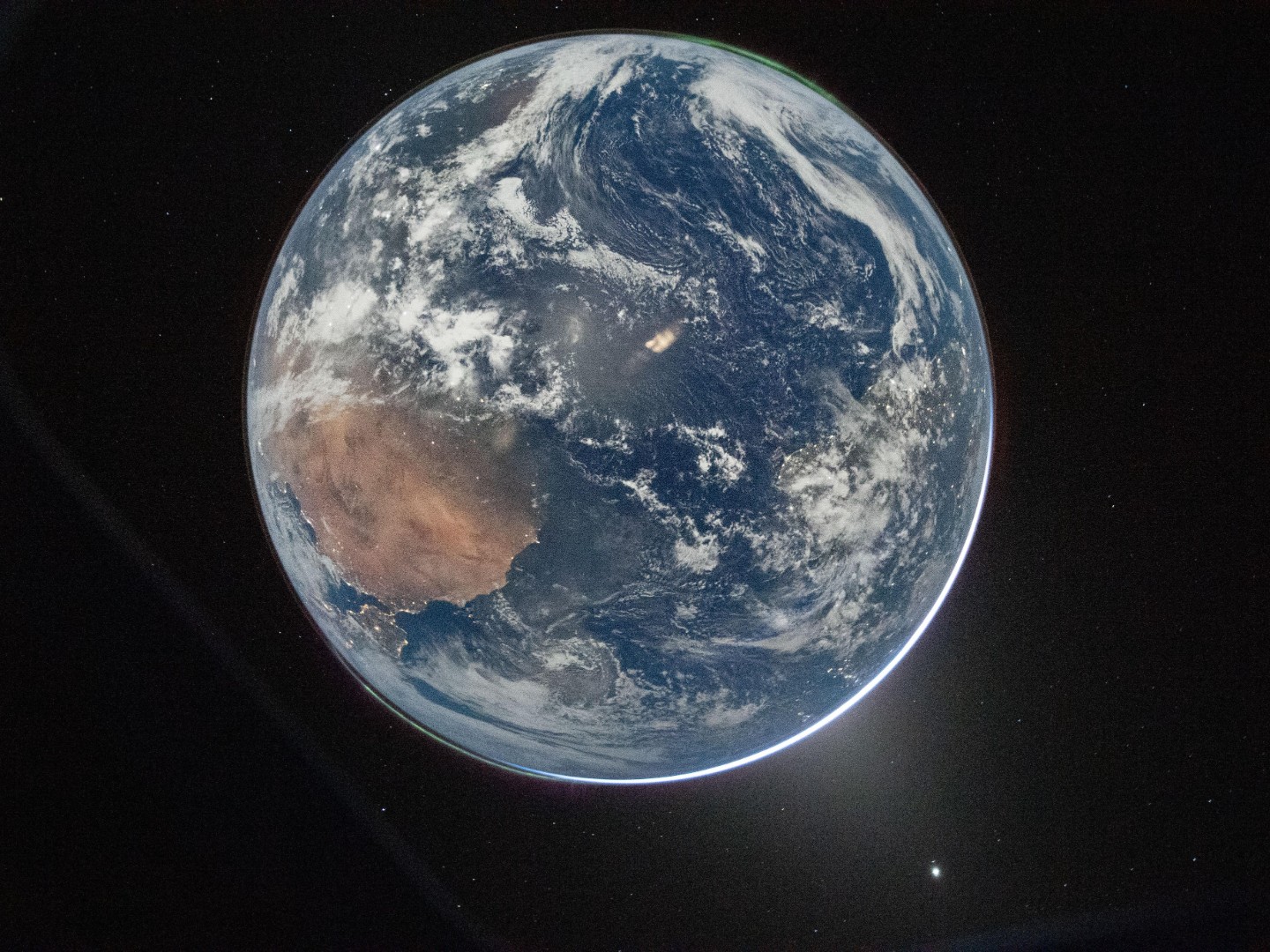 Astronauti u Artemisu II poslali novu sliku Zemlje iz svemira