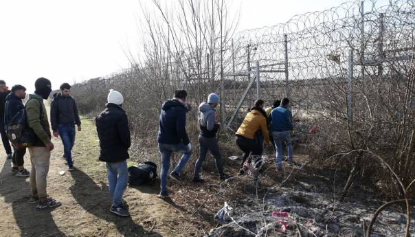 Atina optužuje Ankaru za provokacije sa migrantima