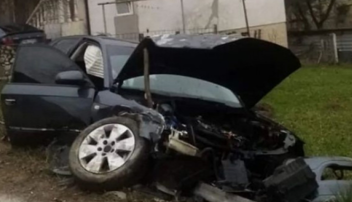 Audijem sletio s ceste u Visokom: Dvije osobe povrijeđene
