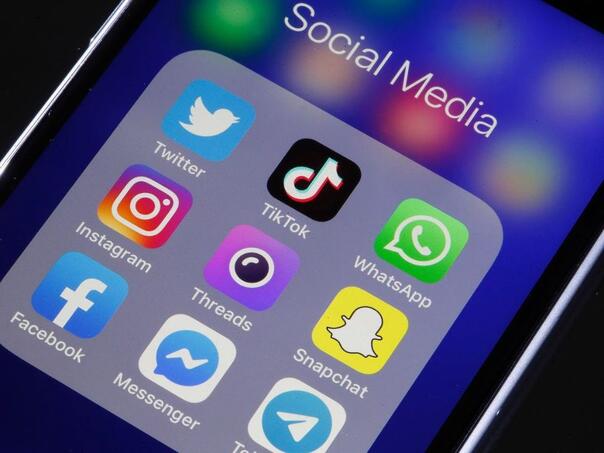 Australija natjerala Google, Metu i TikTok da plaćaju medijima za sadržaj