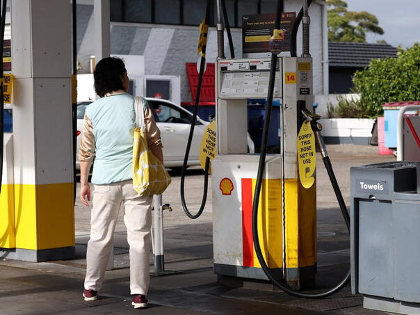 Australija privremeno smanjuje porez na gorivo zbog rasta troškova