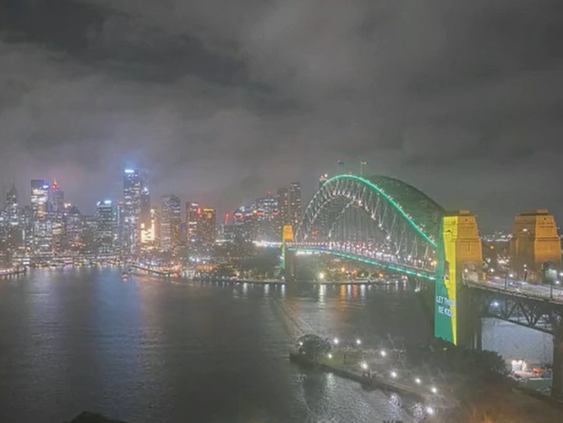 Australija slavi zabranu društvenih mreža: Građevine u bojama nacionalne zastave