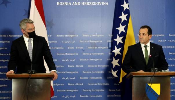 Austrija će finansirati 'čarter' letove za readmisiju migranata