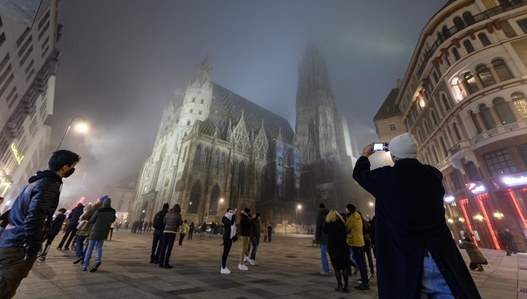 Austrija od ponedjeljka ukida lockdown za necijepljene