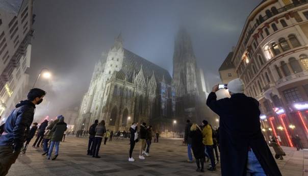 Austrija od ponedjeljka ukida lockdown za necijepljene