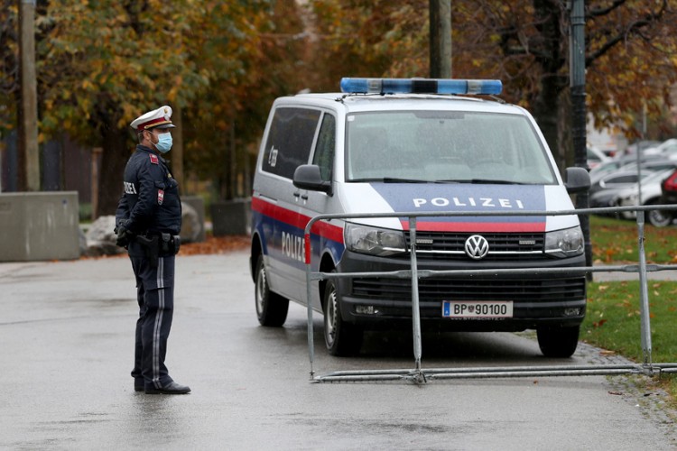 Austrija razmatra uvođenje policijskog časa