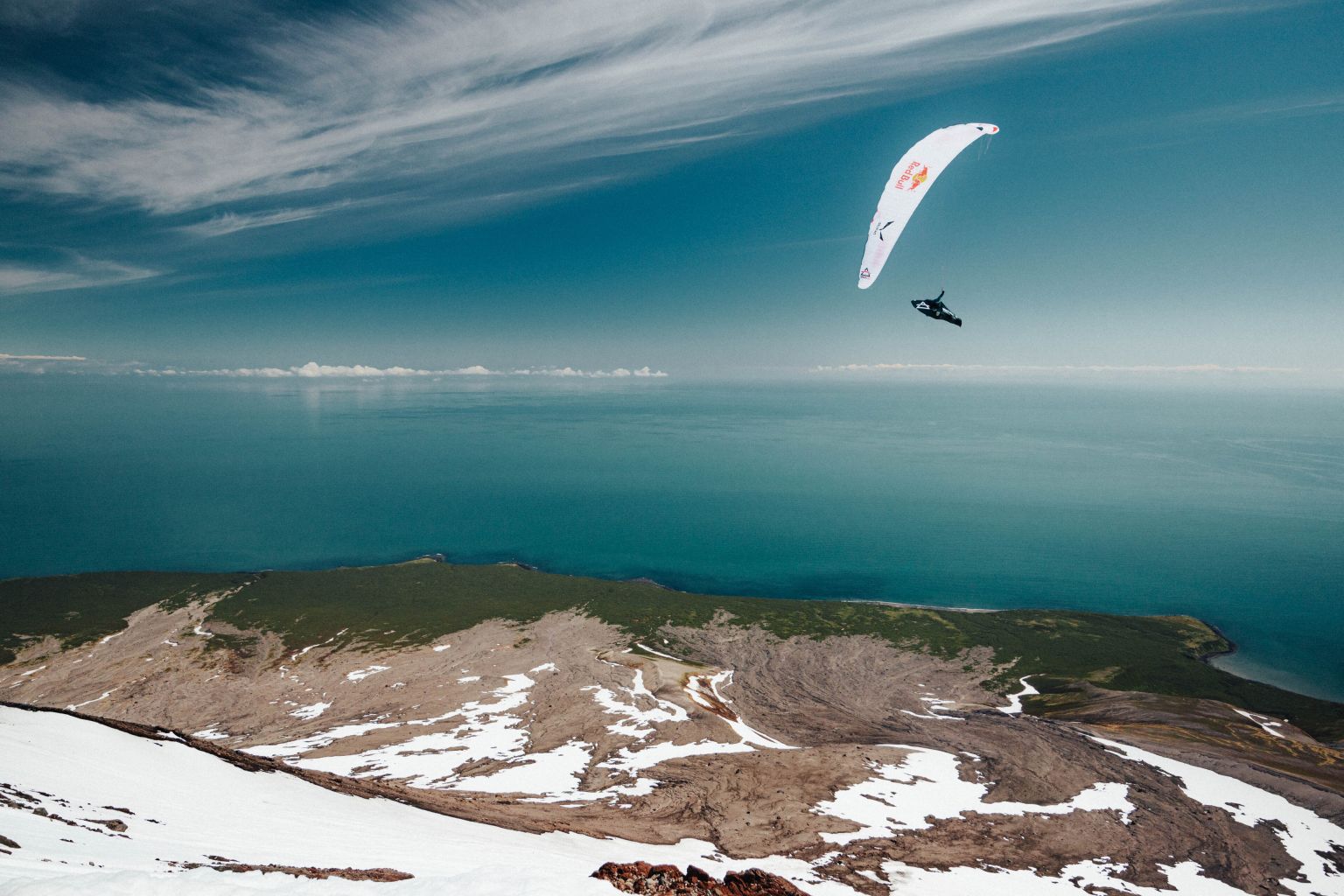 Austrijanac u nevjerovatnoj ekspediciji paraglajderom iznad vulkana na Aljasci
