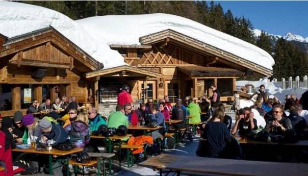 Austrijska policija pokrenula istragu zbog više od hiljadu zaraženih na skijalištu   