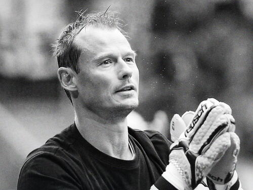 Austrijski fudbal zavijen u crno: Poginuo legendarni golman Alex Manninger