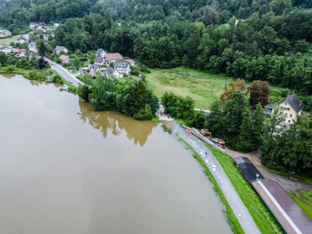 Austrijski grad u potpunosti odsječen zbog poplava