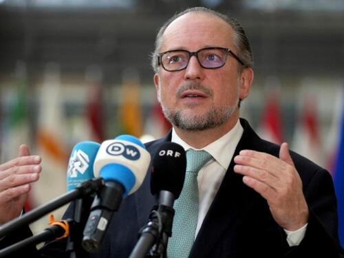 Austrijski kancelar iznenada podnio ostavku