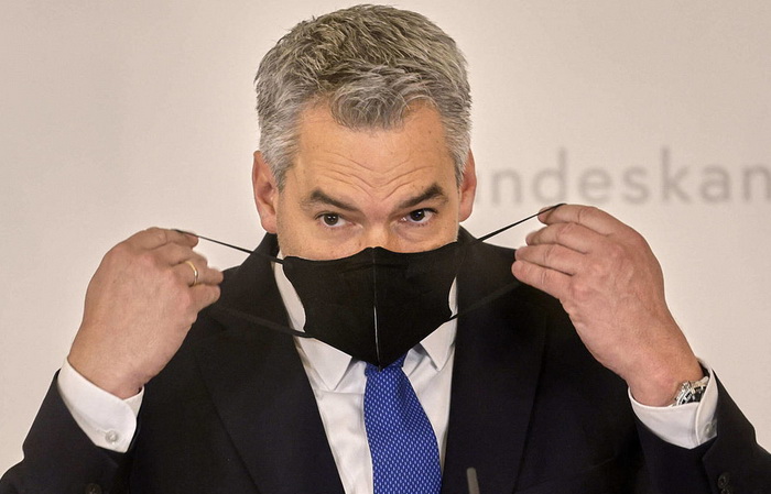 Austrijski kancelar Karl Nehammer pozitivan na koronavirus