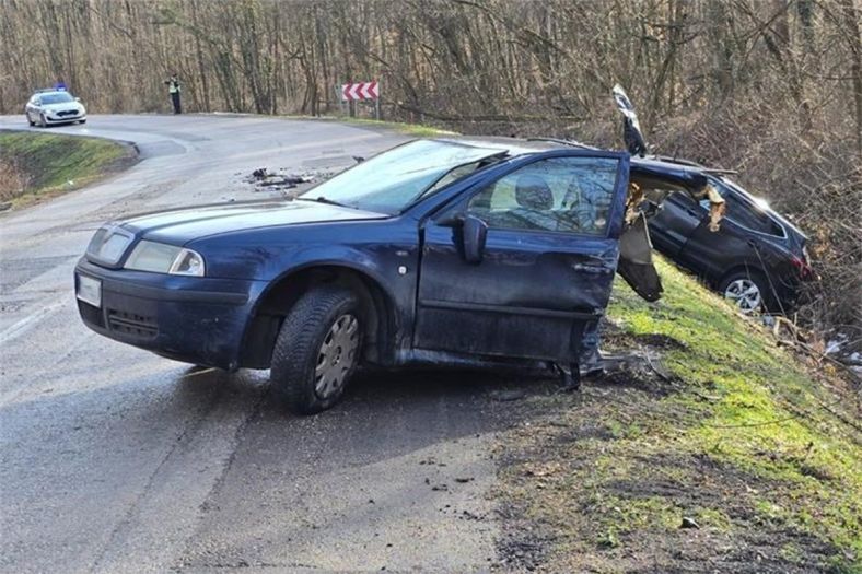 Auto iz Srbije prepolovljeno nakon sudara u Hrvatskoj