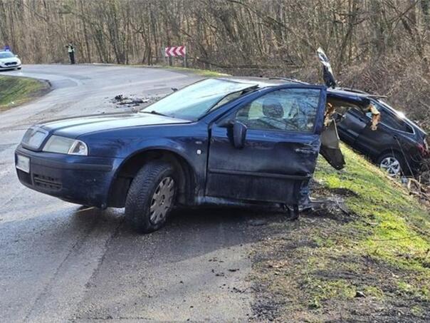 Auto iz Srbije prepolovljeno nakon sudara u Hrvatskoj