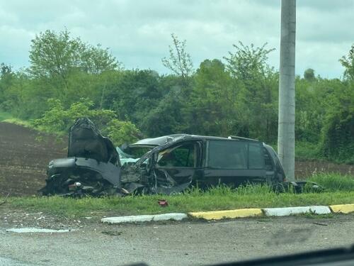 Auto sletio s ceste na ulazu u Modriču, kilometarska kolona iz pravca Doboja