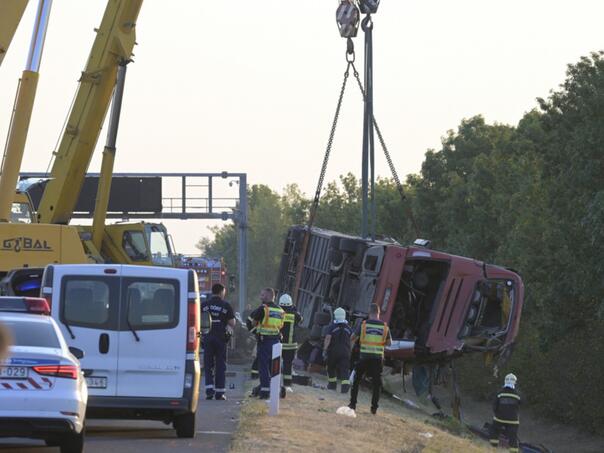 Autobus pun putnika se prevrnuo u Mađarskoj: Ima mrtvih