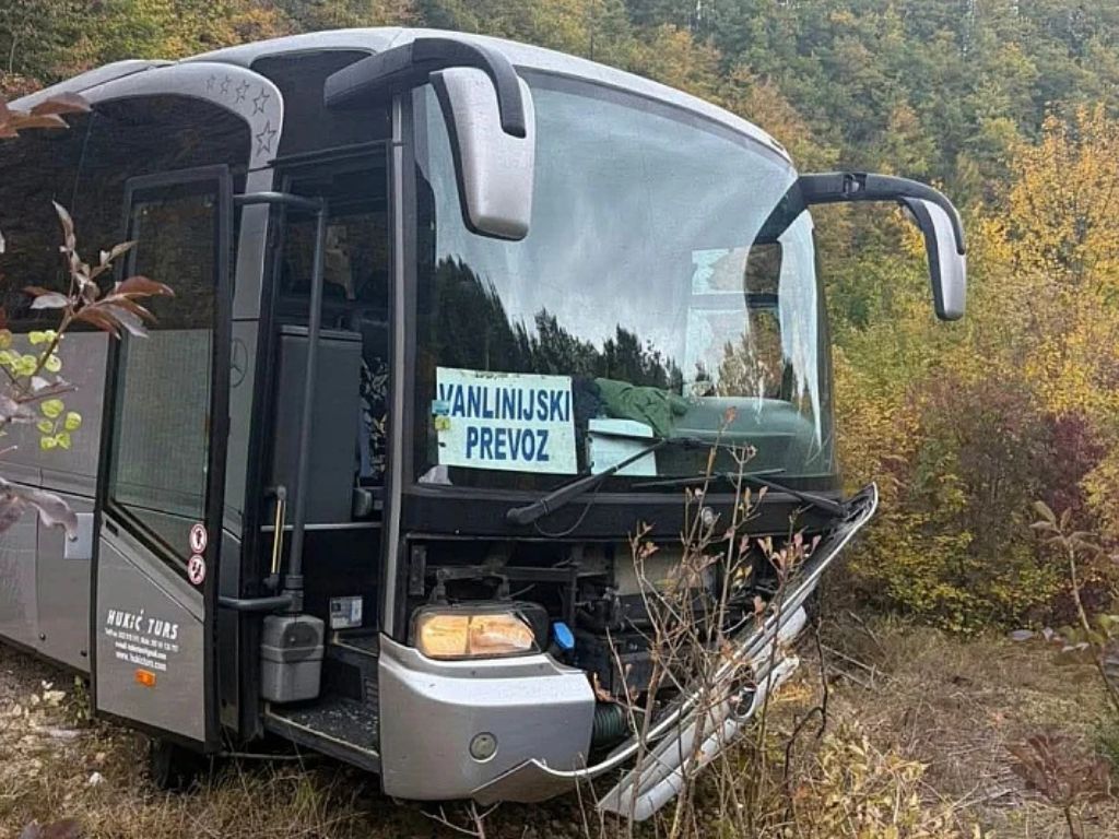 Autobus s fudbalerima Famosa sletio s ceste, utakmica u Goraždu odgođena