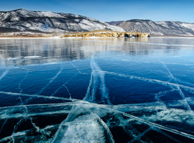 Autobus s kineskim turistima potonuo u Bajkalsko jezero