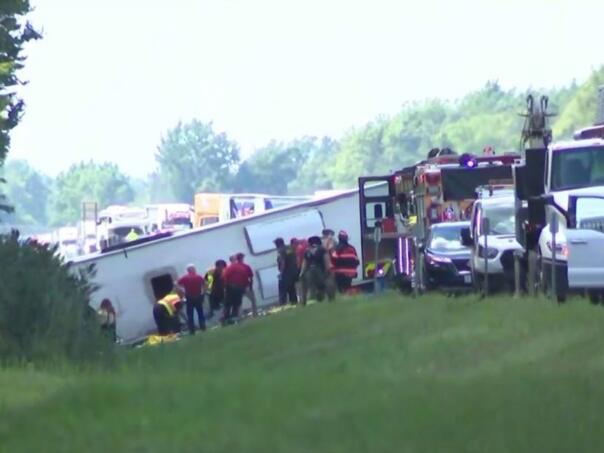 Autobus se prevrnuo u teškoj nesreći u SAD-u, više poginulih i povrijeđenih