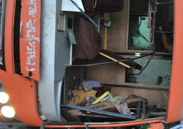 Autobus se survao u provaliju u Peruu, poginulo najmanje 15 ljudi