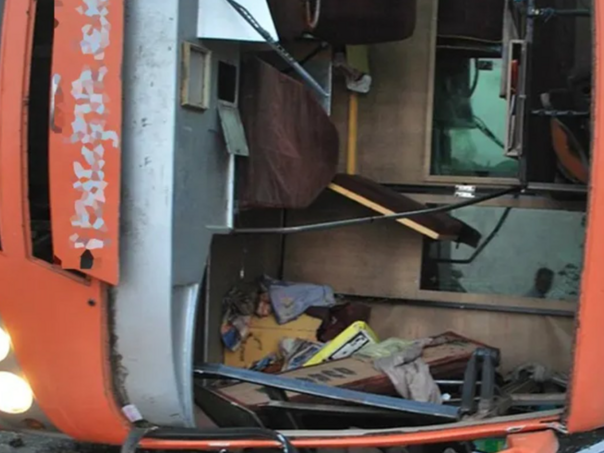 Autobus se survao u provaliju u Peruu, poginulo najmanje 15 ljudi