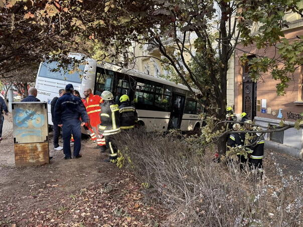 Autobus se zabio u školu u Mađarskoj: Povrijeđeno više od 20 osoba